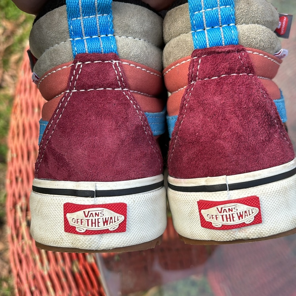 Vans - Picture 3 of 3